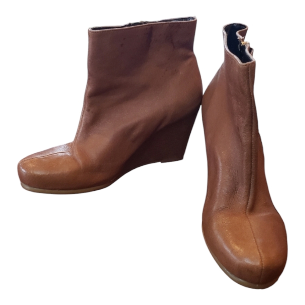 Chinese Laundry Women's Tan Wedge Ankle Boots size 10